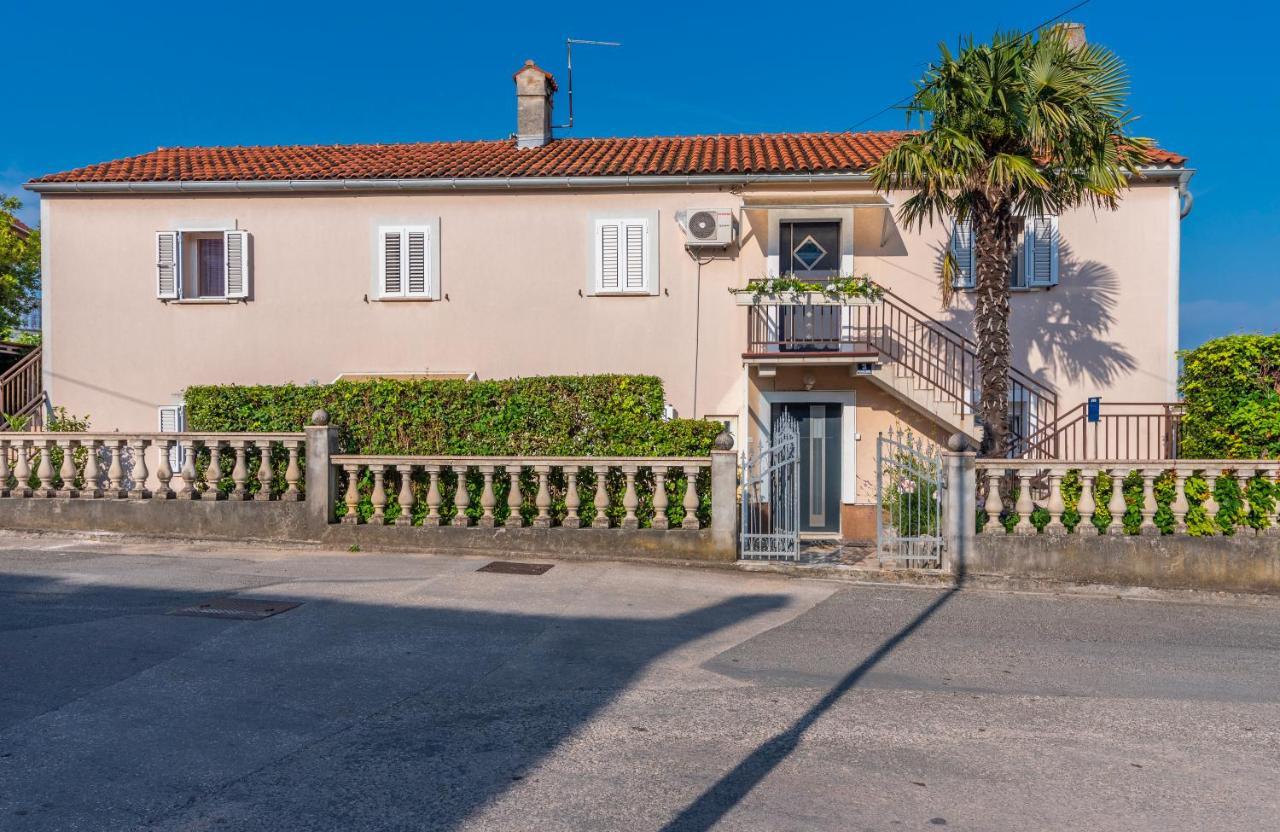 Apartments Vila Dk Malinska Luaran gambar
