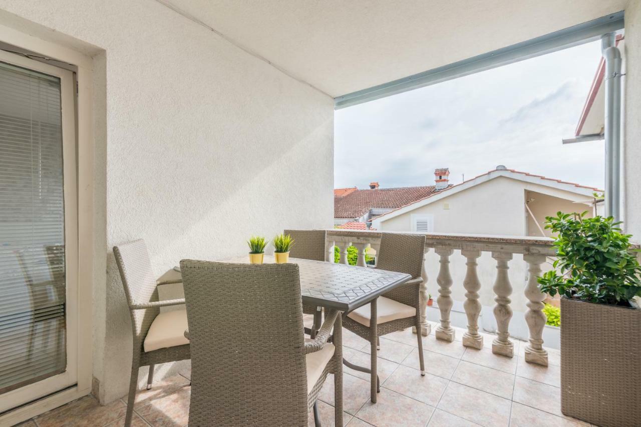 Apartments Vila Dk Malinska Luaran gambar